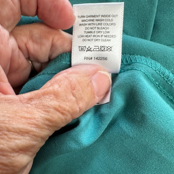 Women's FIGS Casma Scrub Top X-Large 3 Pocket Teal Blue (Caribbean?) V Neck - Picture 9 of 9